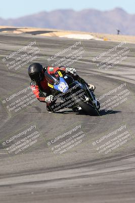 media/Dec-07-2025-CVMA (Sun) [[3e7d2de5dc]]/Race 7-Formula Lightweight Twins Shootout/